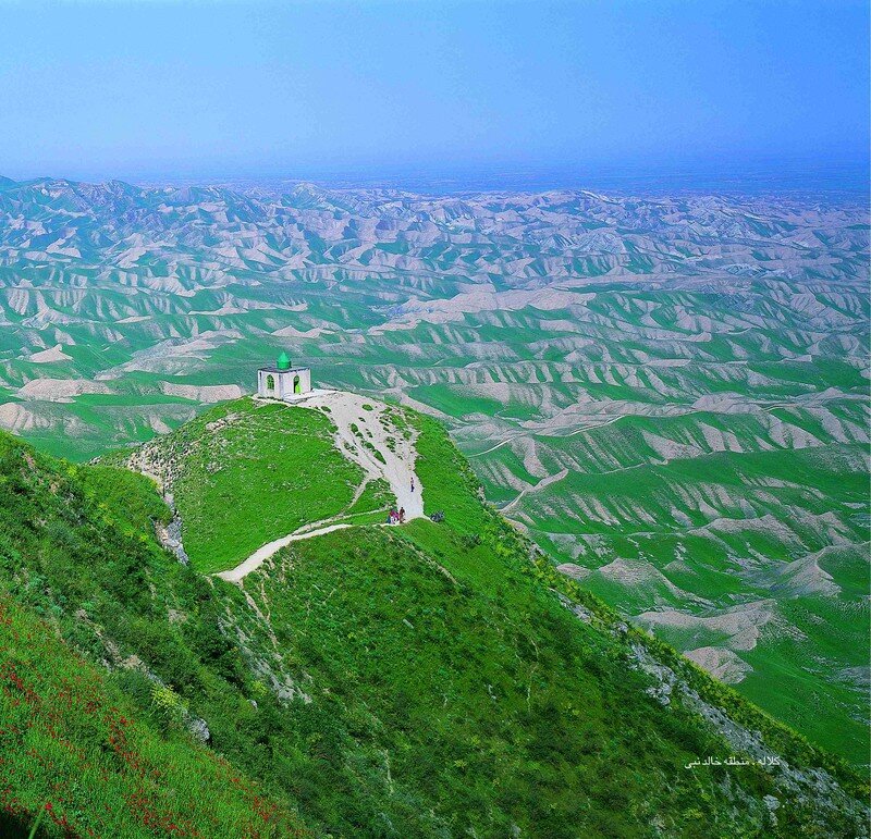 گورستان و زیارتگاه خالد نبی