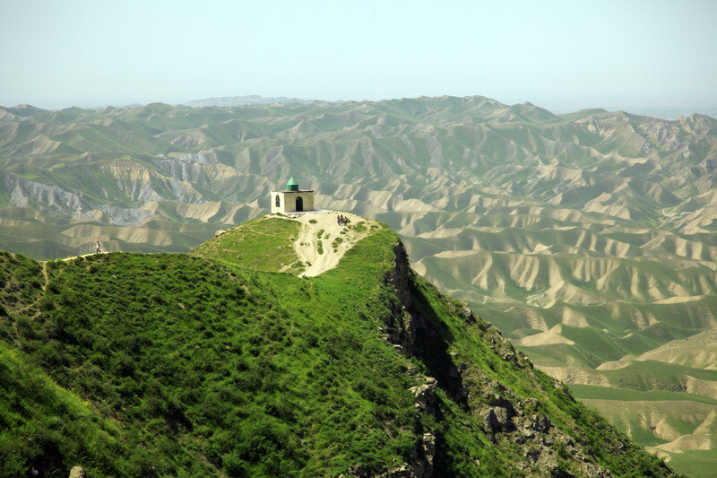 گورستان و زیارتگاه خالد نبی